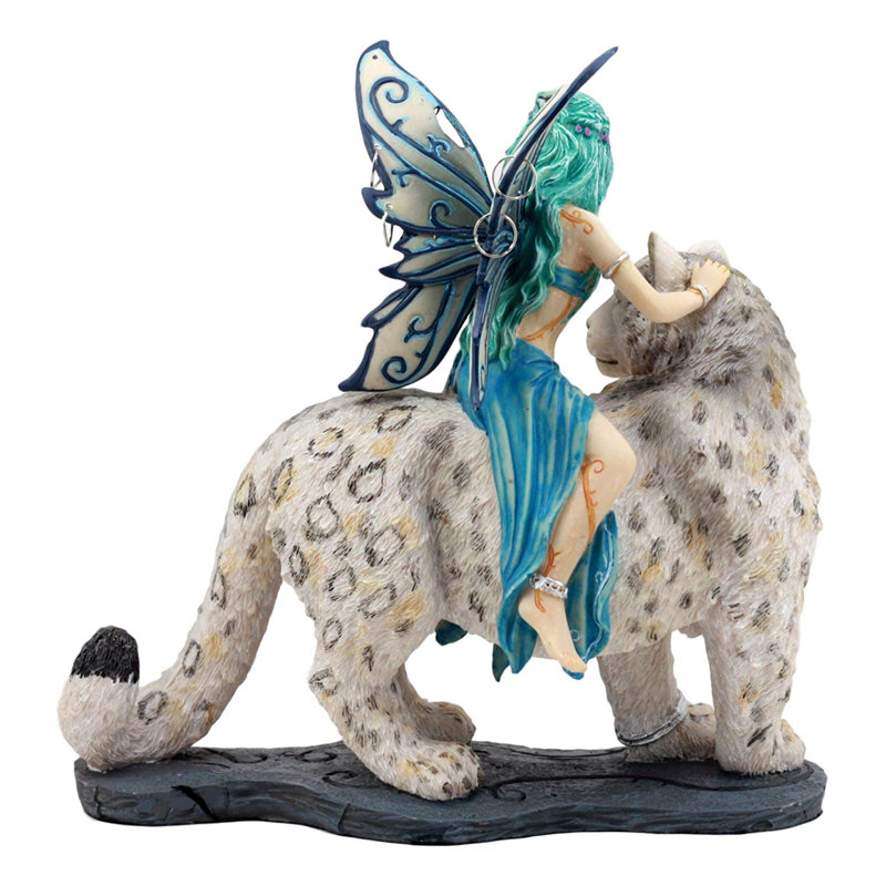 Hateya Figurines & Sculptures