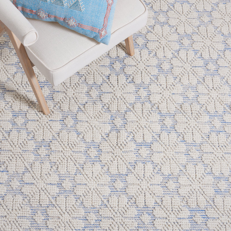 Sharene Floral Handwoven Wool Blue/Ivory Area Rug, Rectangle 5' x 8'