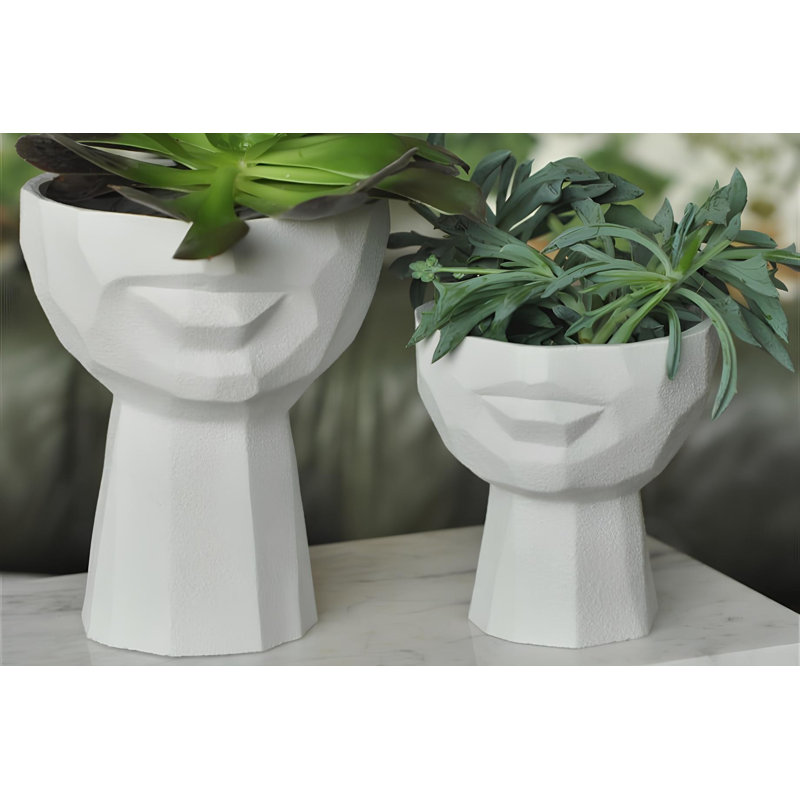 Darneisha Figurines & Sculptures, Silver