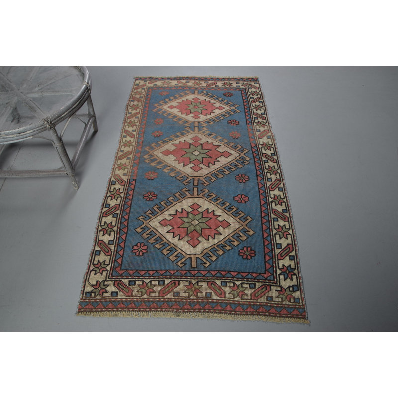 Tapis turc vintage fait à la main en bleu avec un motif géométrique complexe pour le salon et un décor bohème