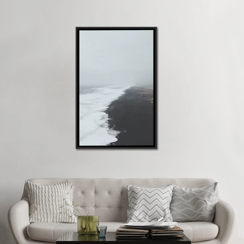 « black sable beach, islande » par luke anthony gram, reproduction d’impression sur toile tendue, Toile avec cadre noir