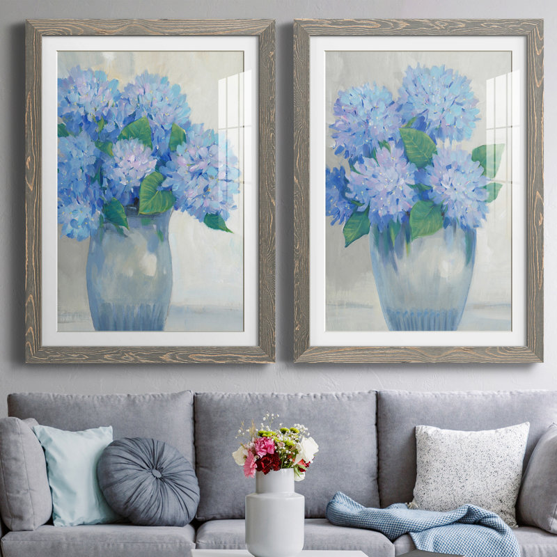 «Blue Hydrangeas in Vase I», ensemble de 2 reproductions d'art, H 43,5 po x l 31,5 po x P 1 po, Cadre en papier gris, Blanc