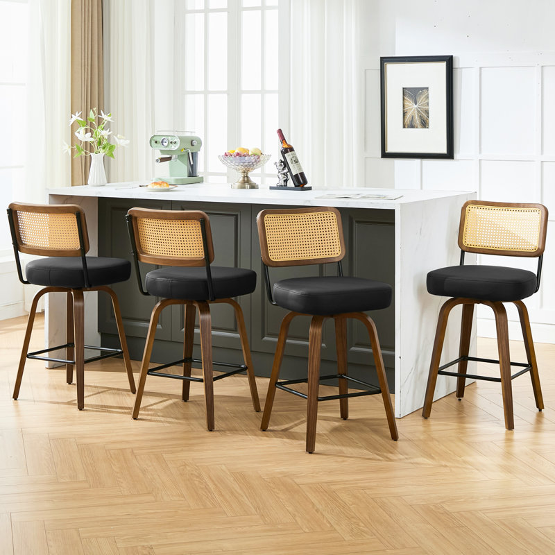 Tabouret de comptoir pivotant de 26 po avec dossier en rotin et pieds en bois courbé au fini noyer, Similicuir noir, 4
