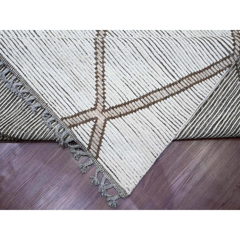 Tapis en laine noué à la main à motif géométrique blanc 15 pi 9 po x 23 pi 5 po 491583BE08AE45F78C5BC88B5C215E47