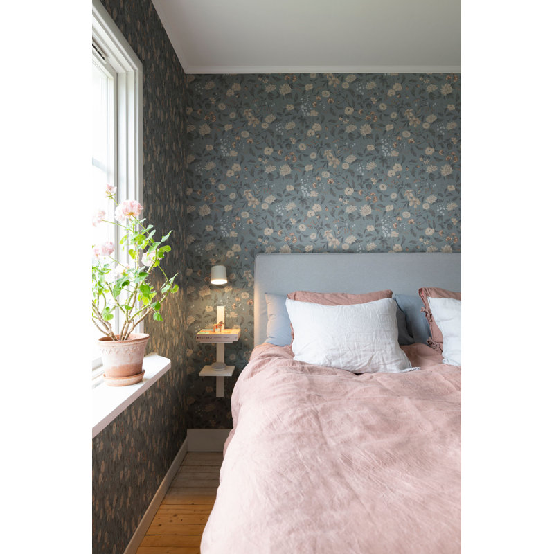 Huset I Solen Floral Wallpaper Roll by Karin & Carl Larsson, Folklore Blue