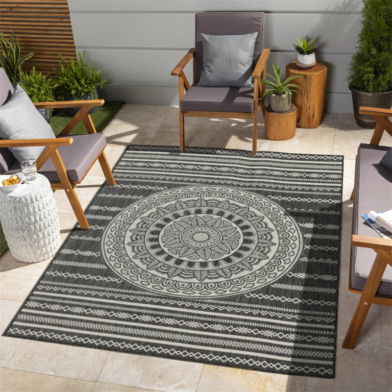 Indoor/Outdoor Area Rug, Rectangle 5'3" x 7'3"
