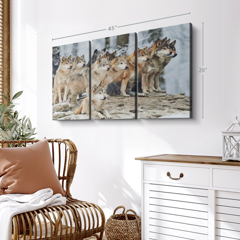 «Wild Wolf Pack», 3 pièces sur toile, H 28 po x l 45 po x P 1,25 po
