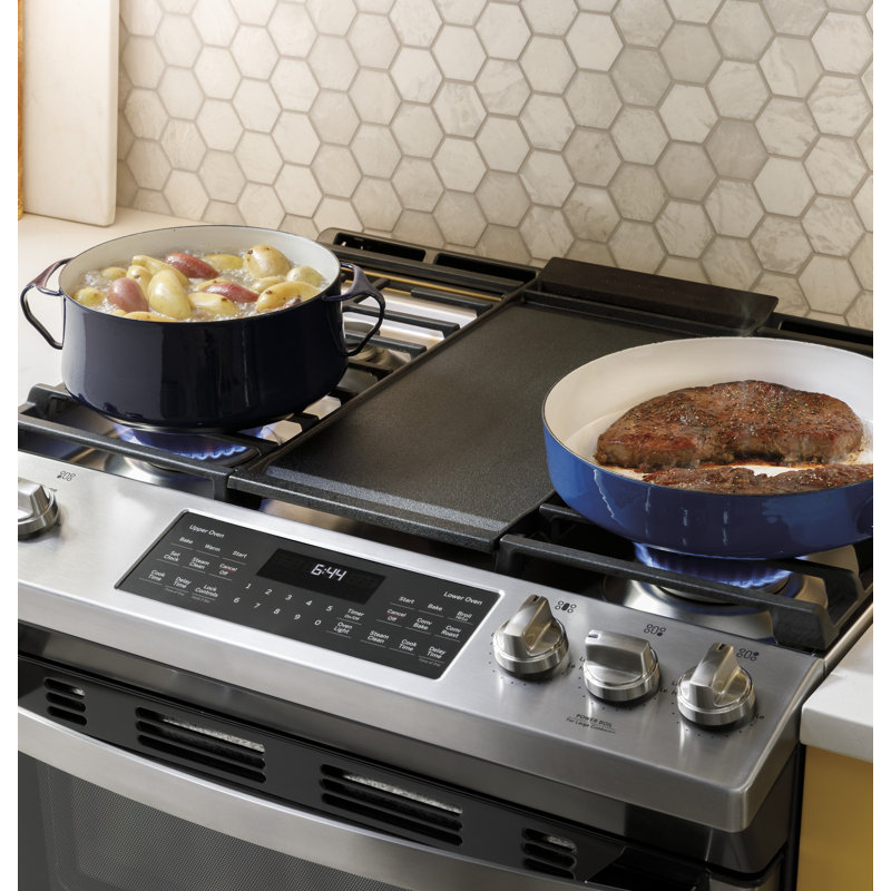 30" 6.7 cu. ft. Slide-in Gas with Griddle