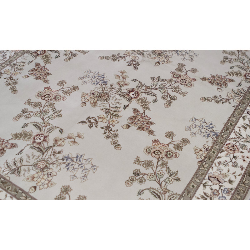 Floral Area Rug in Ivory
