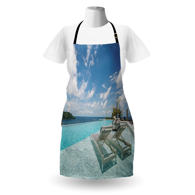 Tablier vue sur la piscine East Urban Home