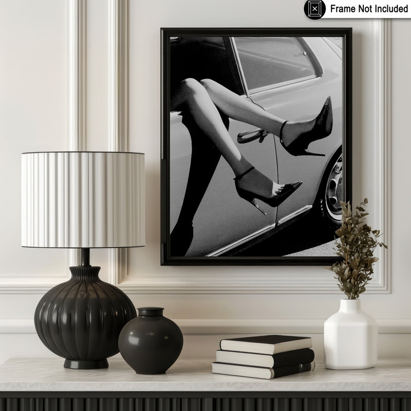Femme en talons hauts à l'intérieur d'une voiture, 12"H x 16"W, Poster, Unframed