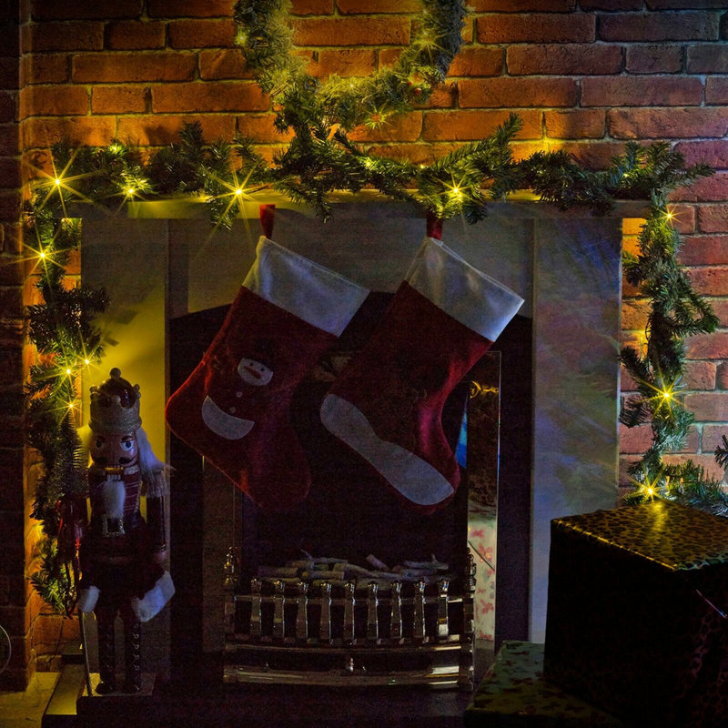 Lighted Faux Pine Garland with Lights, 365cm