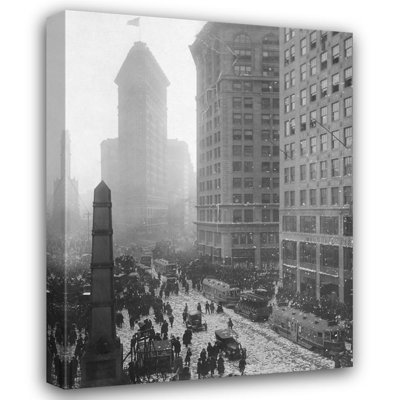 New York City Flatiron Building - 1918
