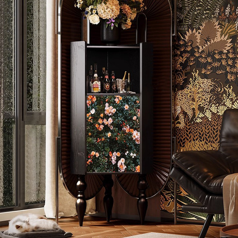 Armoire de coin noire en bois massif