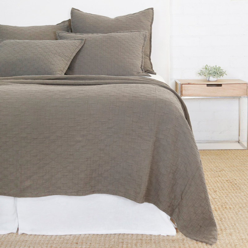 Ojai Sham, Euro, Pebble