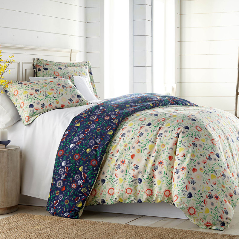 Boho Bloom White Microfiber Reversible Comforter Set, Queen Comforter + 2 Shams