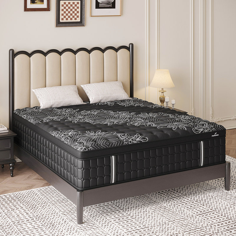 Matelas hybride mi-ferme de 35,5 cm (14 po) avec surmatelas Euro Top en mousse à mémoire de forme et gel rafraîchissant, et ressorts ensachés, livré dans une boîte.