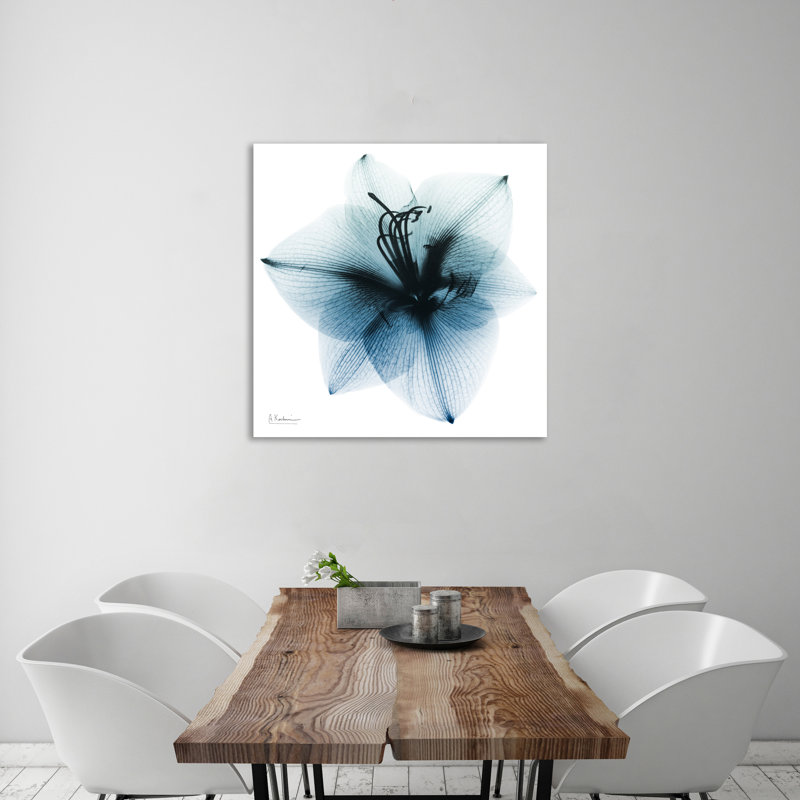 «Glacial Amaryllis 1», toile tendue par Albert Koetsier, H 18 po x l 18 po x P 1,5 po