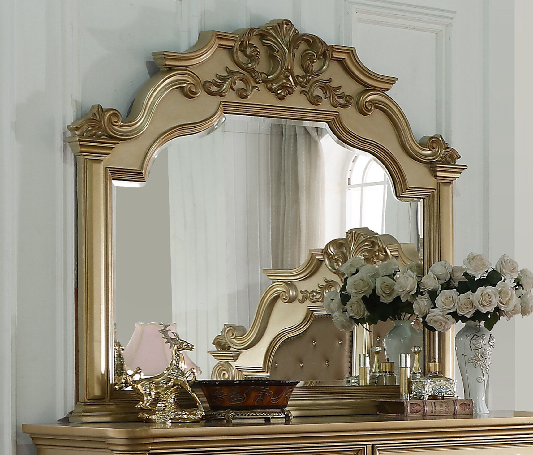 Rosdorf Park Lynann Collection Decorative Carved Dresser Top Mirror in