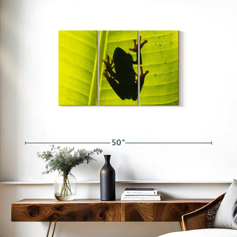 Grenouille sur feuille, H 20 po x l 33 po