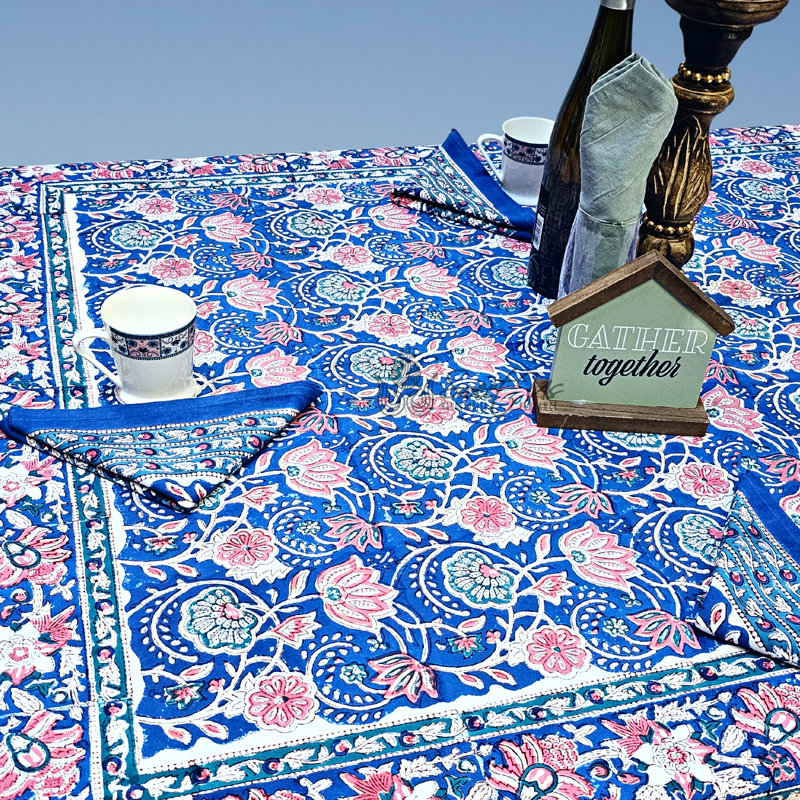 Arora Dining Linens, 90" x 60"