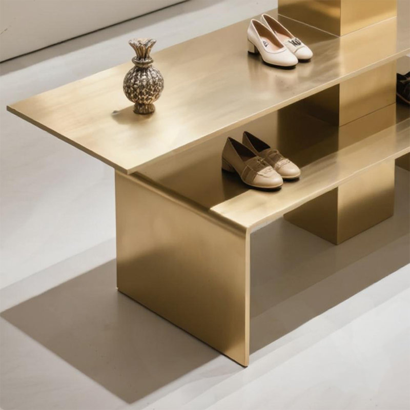 Table de présentation à niveaux multiples en acier inoxydable doré, H 23,62 po x l 31,5 po x P 19,69 po