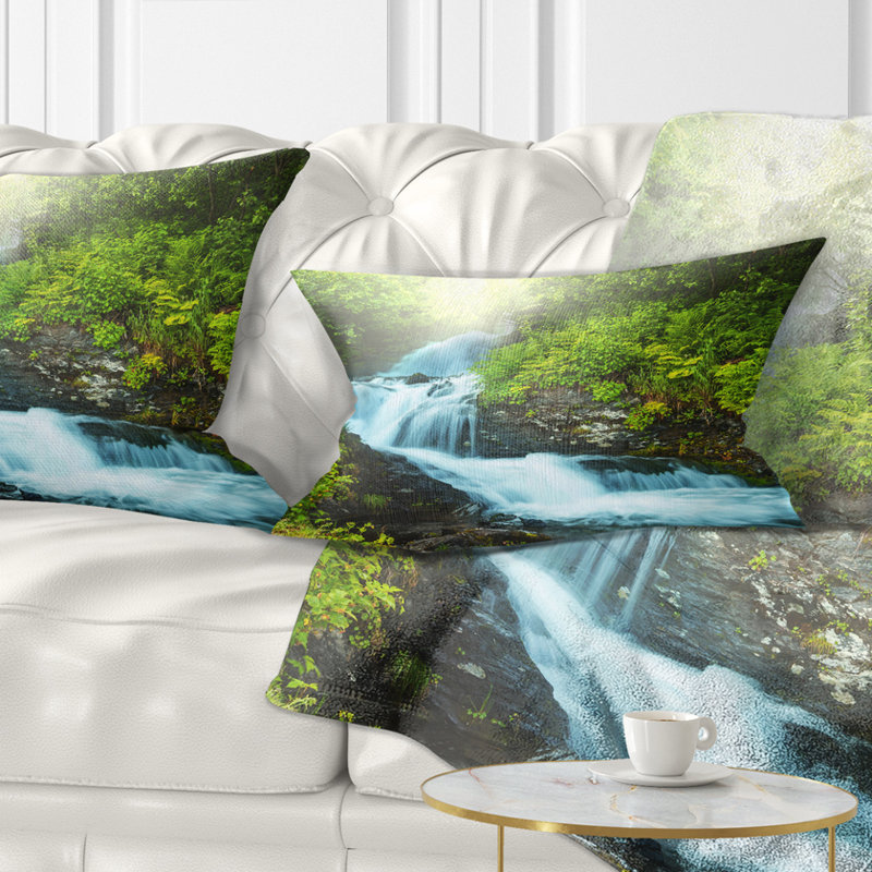 Coussin Wonderful Creek in Forest