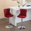 Tabourets de bar pivotants en velours avec hauteur d'assise réglable et dossiers rembourrés confortables, parfaits pour la maison, un pub ou un îlot de cuisine (lot de 2).