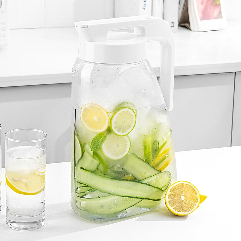 Pichet en plastique avec couvercle à vis 3L