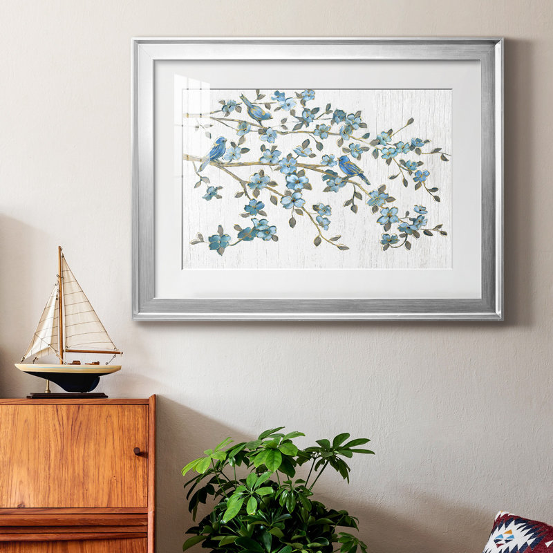 «Blooming Bluebirds», reproduction encadrée de qualité supérieure - prête à être accrochée, H 26,5 po x l 36,5 po x P 1 po