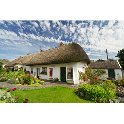 " Irish Traditional House "