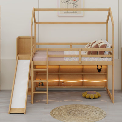 Lit mezzanine en bois avec glissade, barrière de sécurité, tablettes de rangement et éclairage