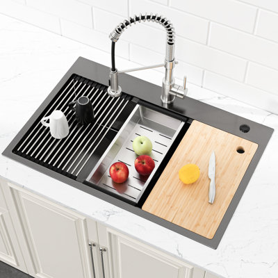Évier de cuisine 30 po x 22 po en acier inoxydable à simple cuve en noir avec panier et système d'absorption acoustique - augmente le rangement, réduit l'espace de bruit
