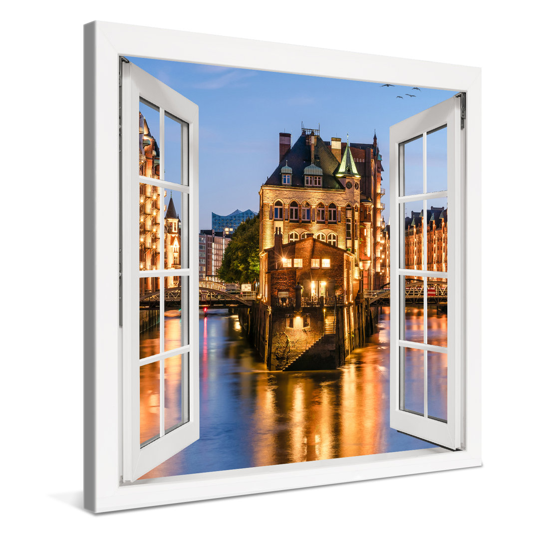 Premium Leinwanddruck – Hamburg Speicherstadt Panorama im Fenster