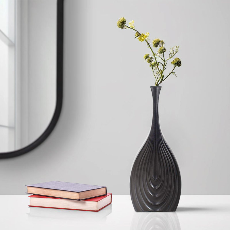 Vase oignon en céramique noir mat Morea, H 14,25 po x l 6 po x P 2,38 po