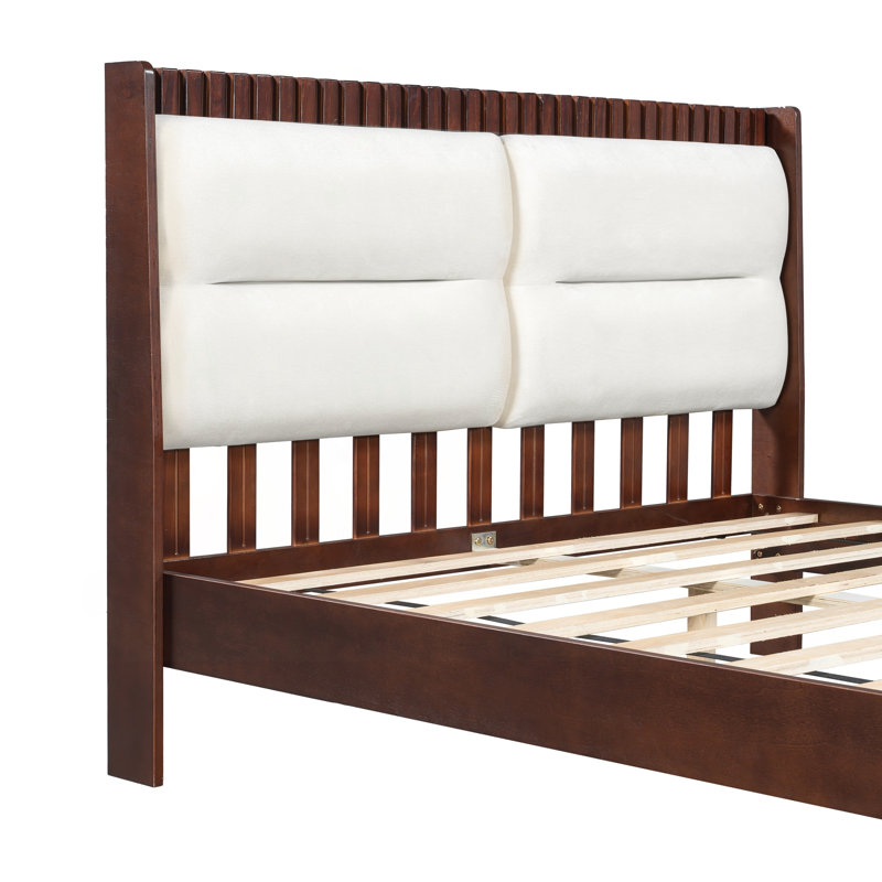 Structure de lit plateforme en bois massif avec tête de lit tapissier en velours beige, espresso et sans sommier tapissier