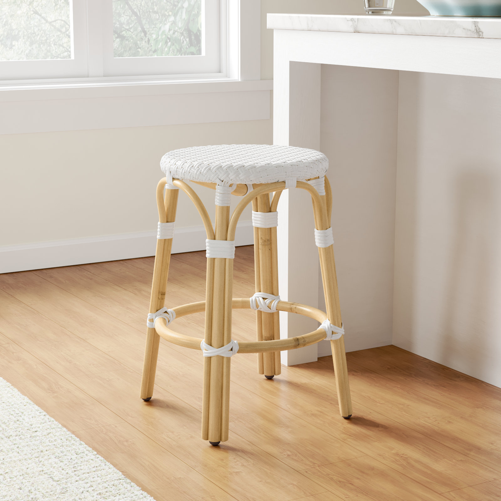 Alastair Bar & Counter Stool, Counter Stool (24" Seat Height), Glossy White/Natural Rattan Frame