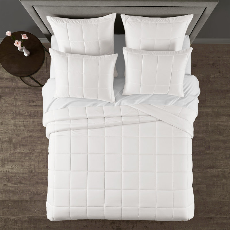 Wonderful Cooling 3-Piece Jersey Quilt Set, White, King Quilt + 2 King Shams