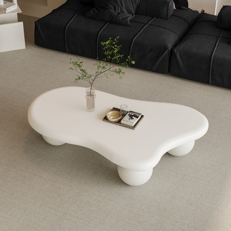 Table d'appoint en forme de nuage, table basse avec 3 pieds sphériques pour le salon, 13.81" H x 47.23" W x 31.53" D