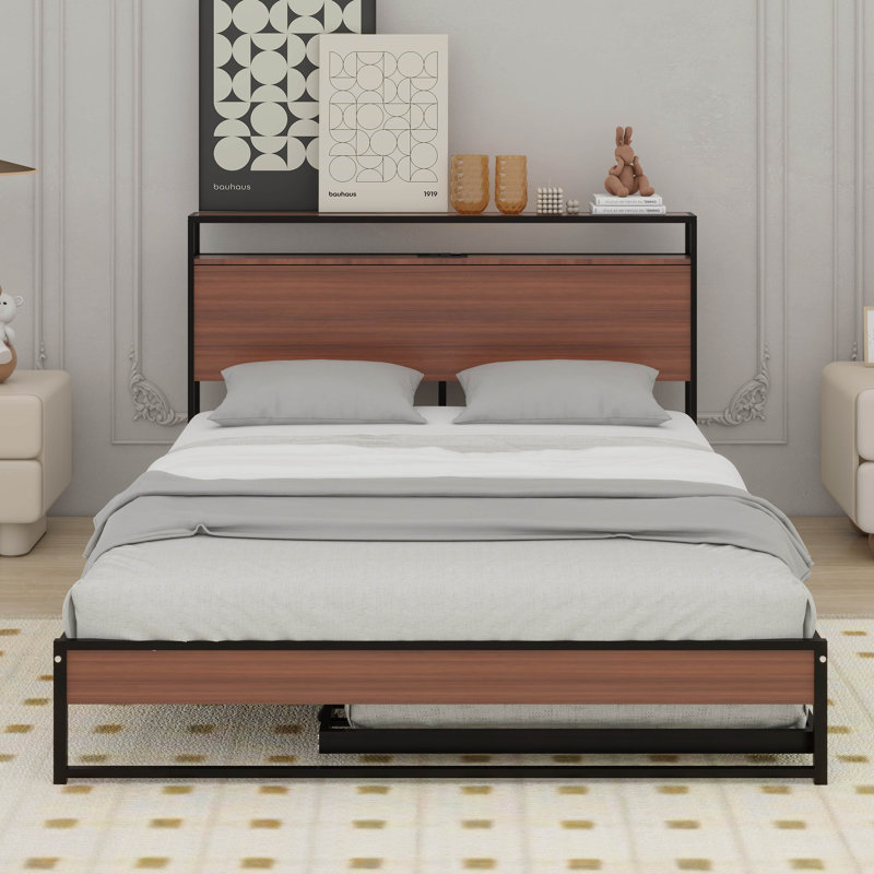Grand lit plateforme en métal Tinie, Noir
