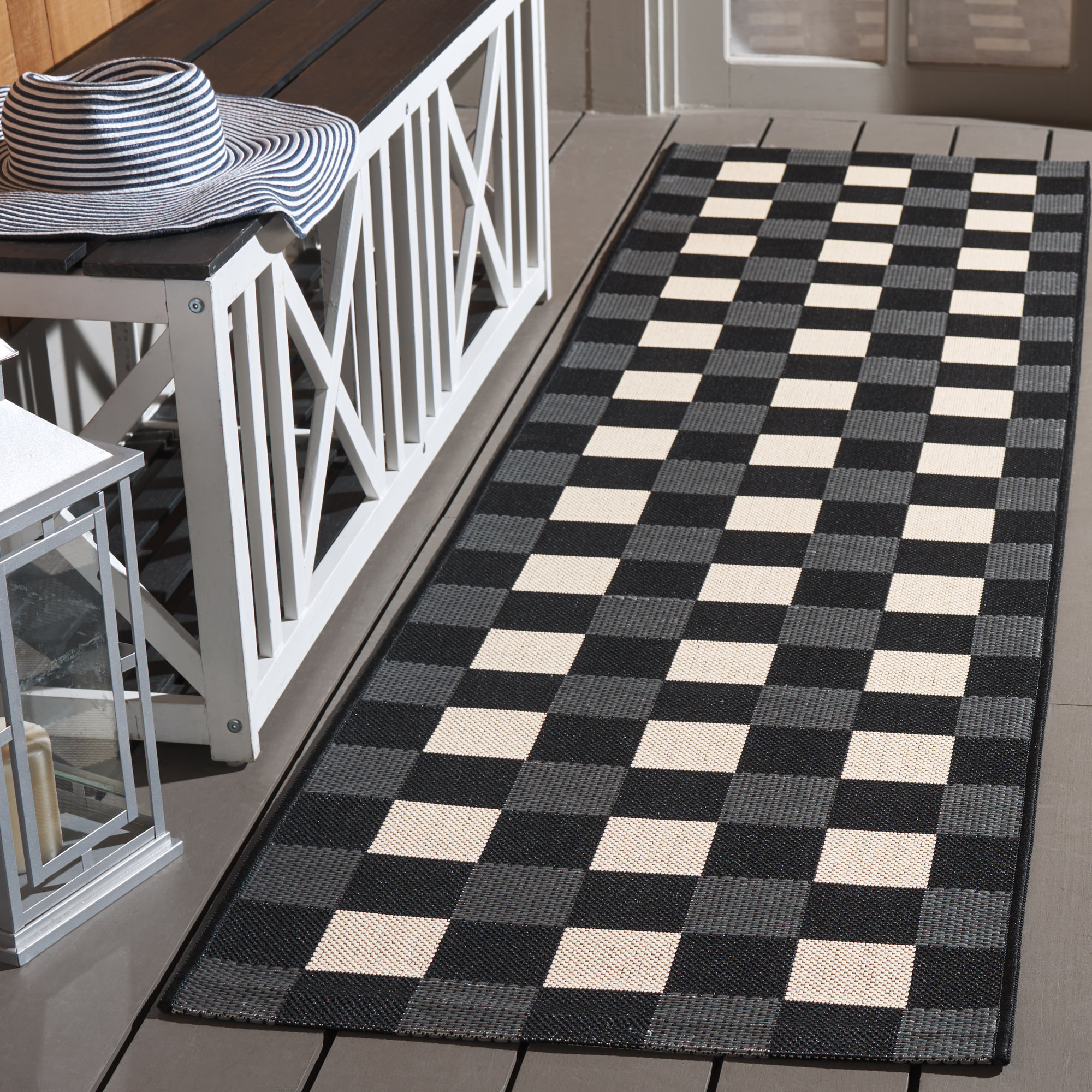 Mererid Geometric Indoor/Outdoor Area Rug, Runner 2'3" x 8'