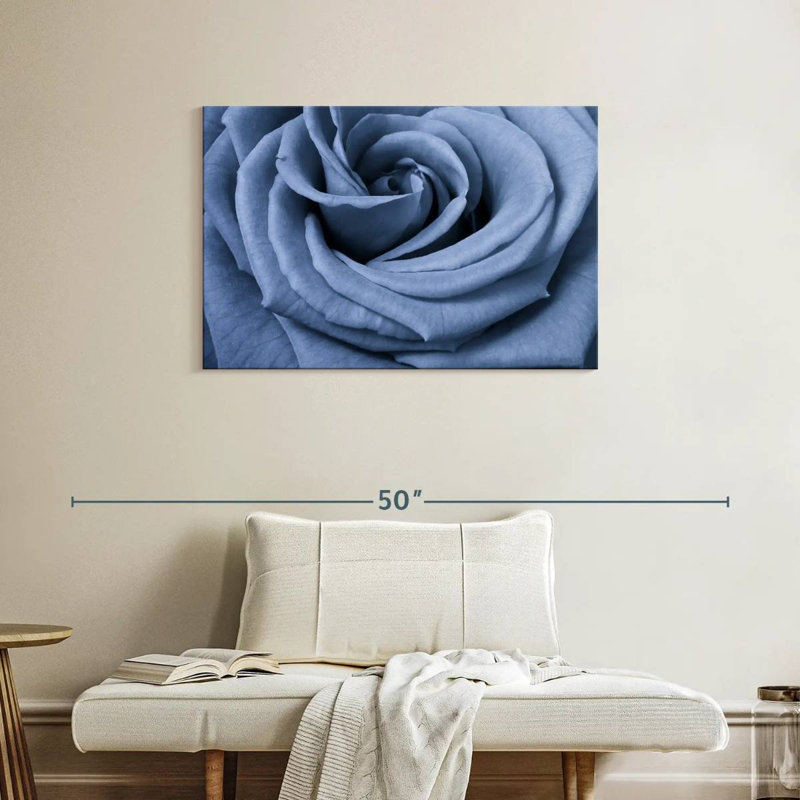 Rose bleue Harnek en gros plan, H 24 po x l 36 po