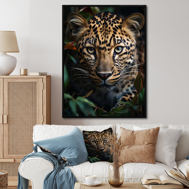 Cheetah Portrait Silent Stalk V - Animals Canvas Prints, Cadre flottant noir, H 40 po x l 30 po x P 1,5 po