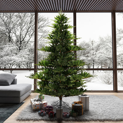 Green Realistic Fir Christmas Tree