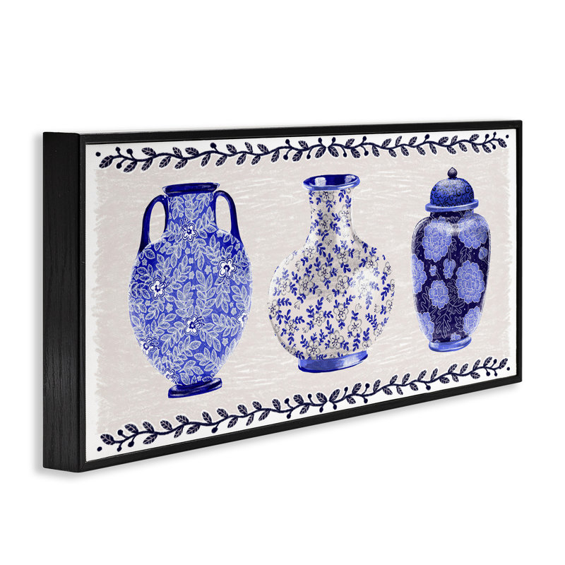 Vases traditionnels bleus encadrés par Raquel Maciel, H 10 po x l 24 po, Giclée encadrée noir minuit