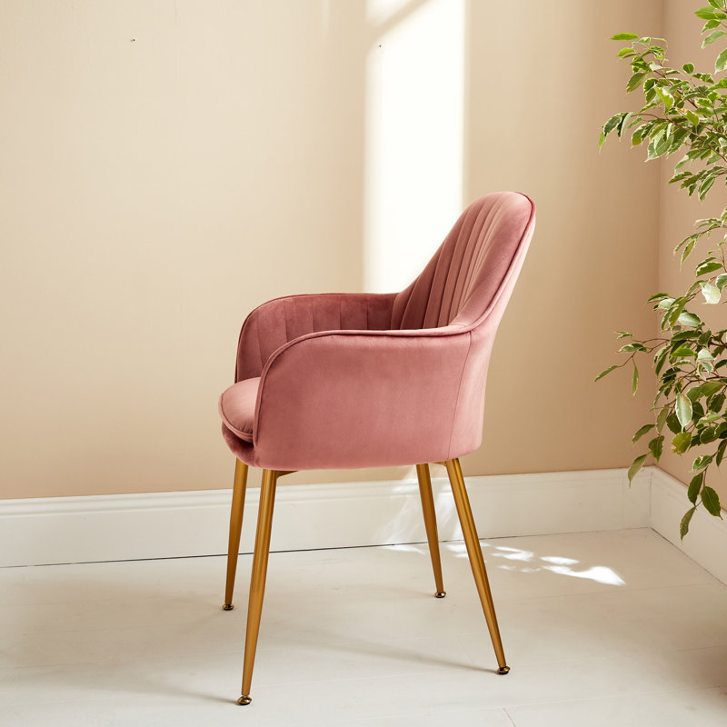 59 Wide Tufted