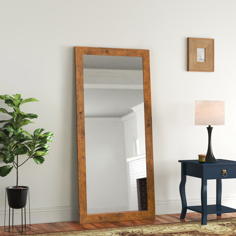 Miroir en verre Lundeen, H 63,5 po x l 25,5 po, Noyer clair