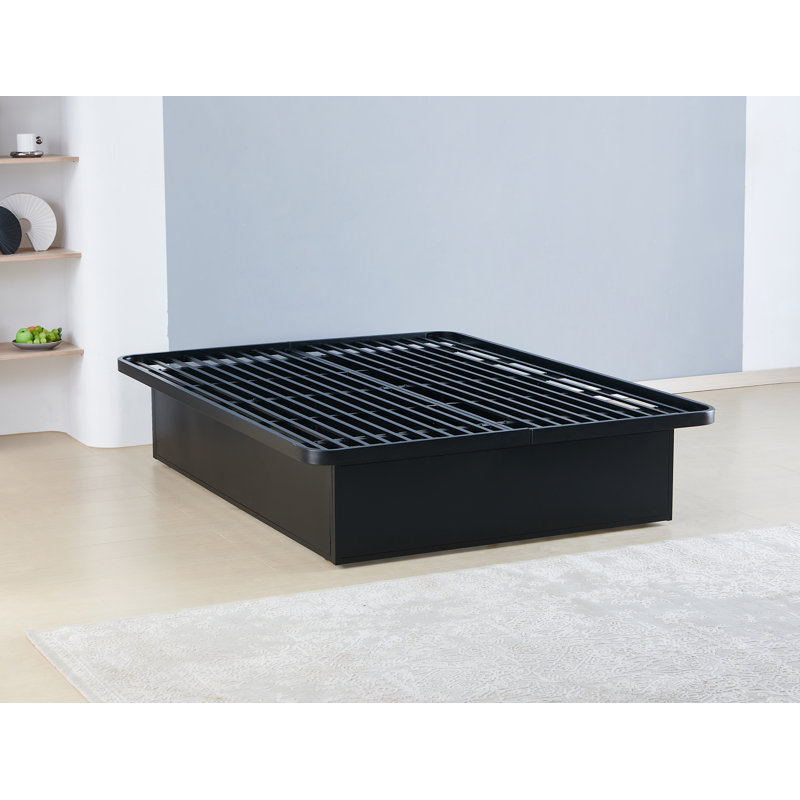 Base de lit très grande taille moderne de style moderne en métal noir, 16 po H x 62 po L x 82 po P