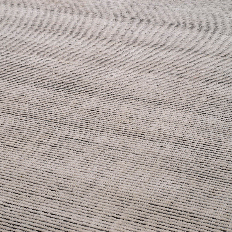 Izeda Area Rug in Black/White