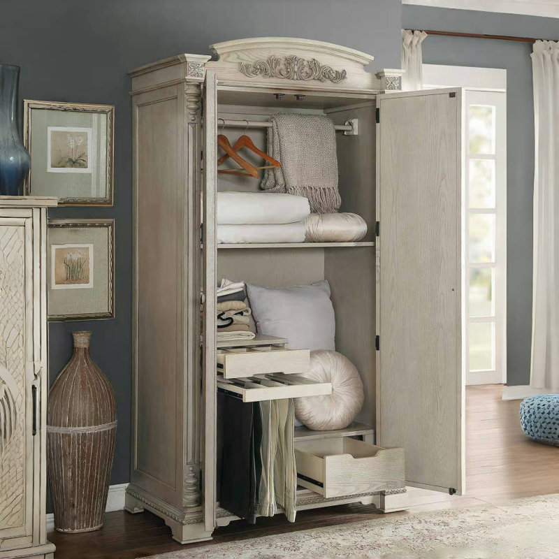 Armoire française rétro en bois massif